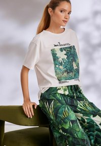 Next HENRI ROUSSEAU SHORT SLEEVE REGULAR FIT SET - Pidžamas komplekts - green