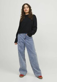 JJXX MIT RUNDHALS DAISY - Maglione - black