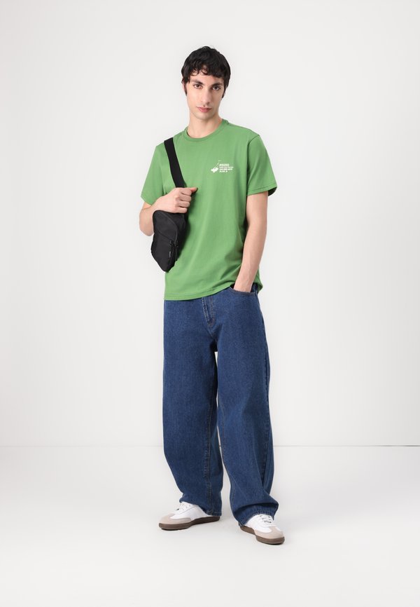 LUCKY LAWN TEE - Print T-shirt2