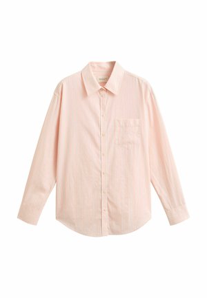 Camicia rosa chiaro a maniche lunghe con bottoni, righe verticali bianche e taschino sul petto.