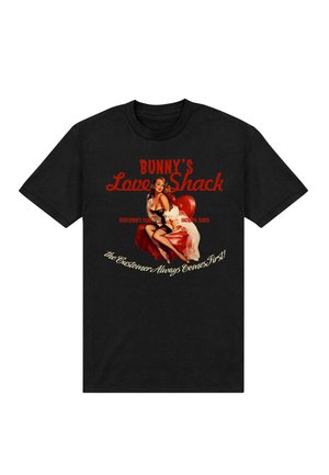 Vrouw in vintage pin-up stijl in zwart lingerie, zittend op een rode stoel met witte bont, tekst "Bunny's Love Shack" en "De klant komt altijd eerst!"