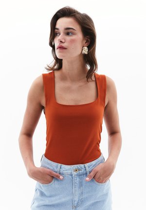 SQUARE NECK SINGLET - Toppi - potters clay