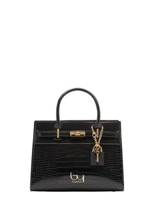Borsa nera in pelle con effetto coccodrillo, manici superiori, chiusura a lucchetto color oro con ciondolo a forma di chiave e logo "byblos" al centro della parte anteriore.