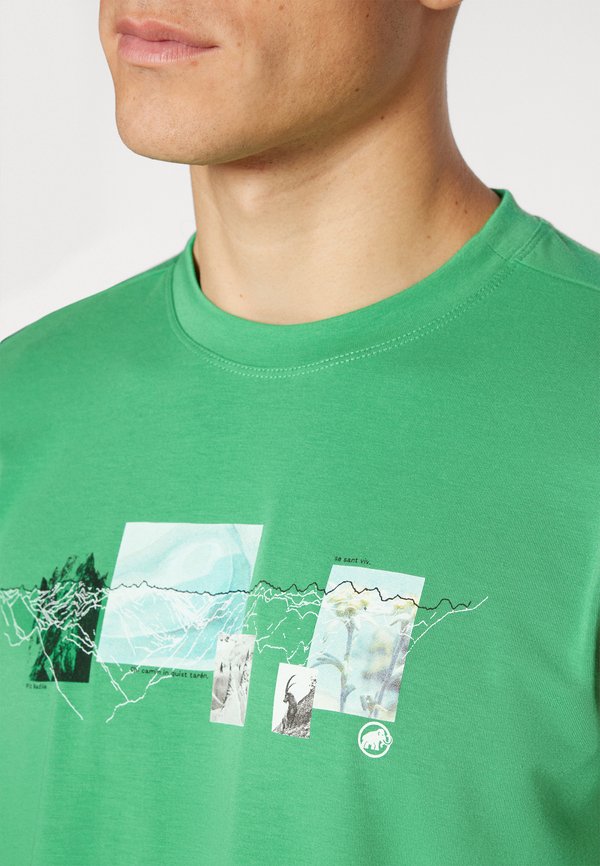 MOUNTAIN - Print T-shirt - pinea2