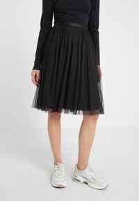 Needle & Thread Jupe trapèze - black