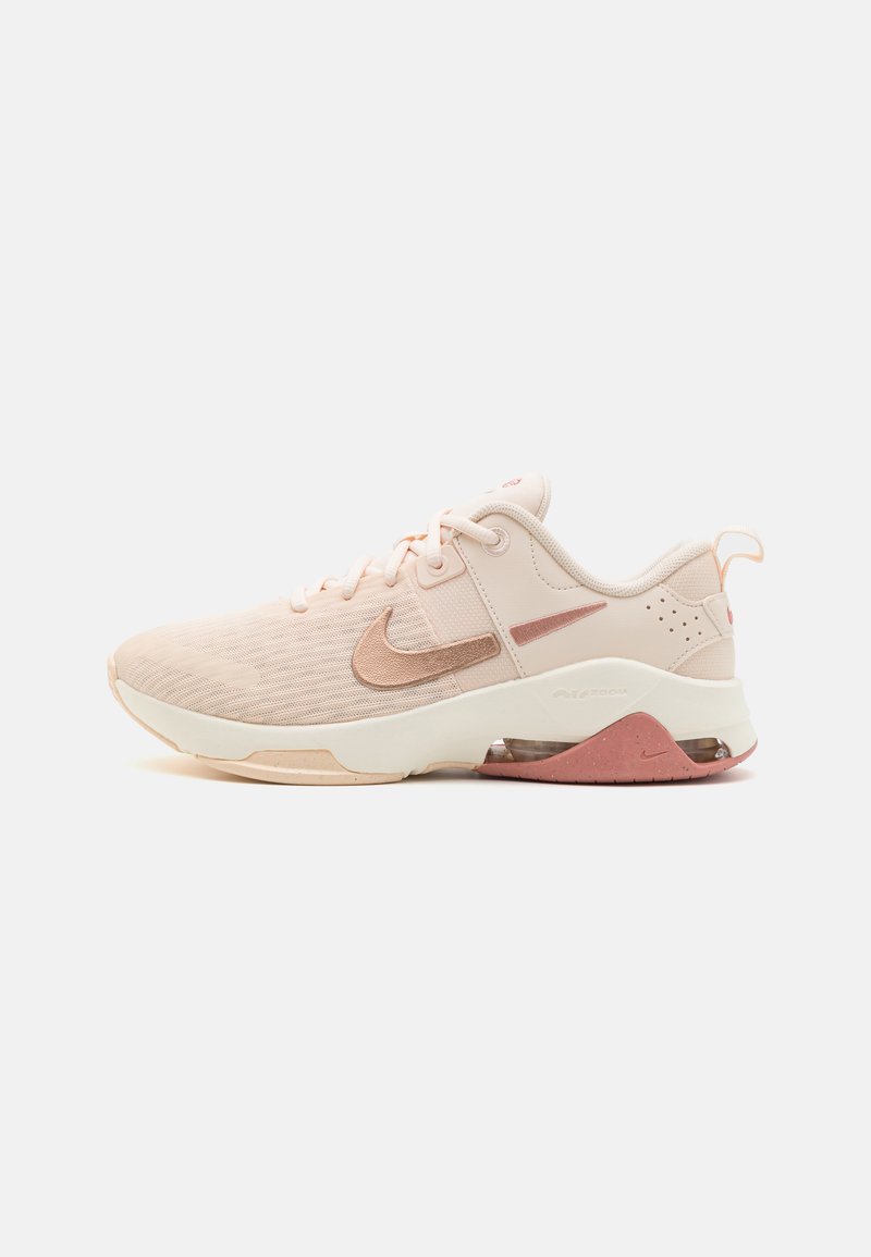 Nike Performance ZOOM BELLA 6 - Pantofi training - guava ice/metallic red bronze/pale ivory/red stardust