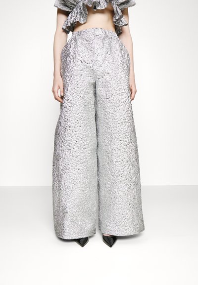 AKNVAS LINDA - Pantalon classique - silver