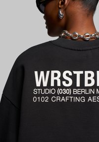 WRSTBHVR PAULA - Felpa - jet black