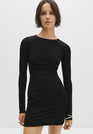 SHORT  WITH OPEN BACK  - Robe fourreau - black