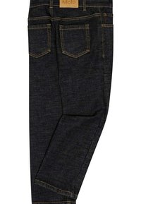 Tummat denim-farkut suoranlahkeisella muotoilulla, joissa on keltaiset ompeleet, nahkainen etiketti vyötäröllä ja kaksi takataskua.