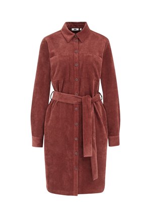 Robe chemise en velours côtelé de couleur rouille, dotée d'un col, de boutons sur le devant, de deux poches poitrine, de manches longues et d'une ceinture assortie à la taille.