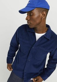 Jack & Jones WEIT GESCHNITTEN  - Chemise - ocean cavern