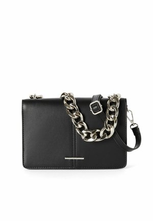 SCARF CLUTCH ADORE ME