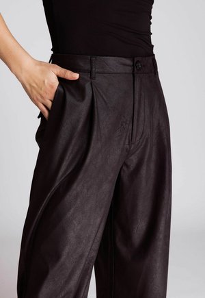Trousers - black