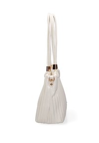 Borsa a spalla bianca plissettata con superficie liscia, accessori in tonalità oro e due lunghe spalline. Presenta una parte superiore arricciata con chiusure a bottone.