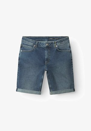 Denimshorts i mørkeblå med en let falmning, med rullet kant, fem-lomme design, kobberknap og bælteløkker.