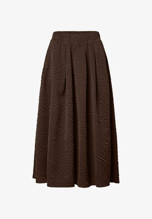 Pruun tekstuuriga midi seelik, kõrge vöökohaga ja peente voldikutega, lõdvestatud siluett ning pehme, kortsus kangapind.