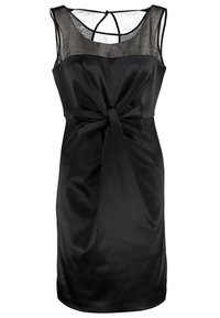 Robe en satin noir avec une silhouette ajustée, décolleté transparent et un accent en nœud à la taille. Présente un design sans manches et un léger éclat.