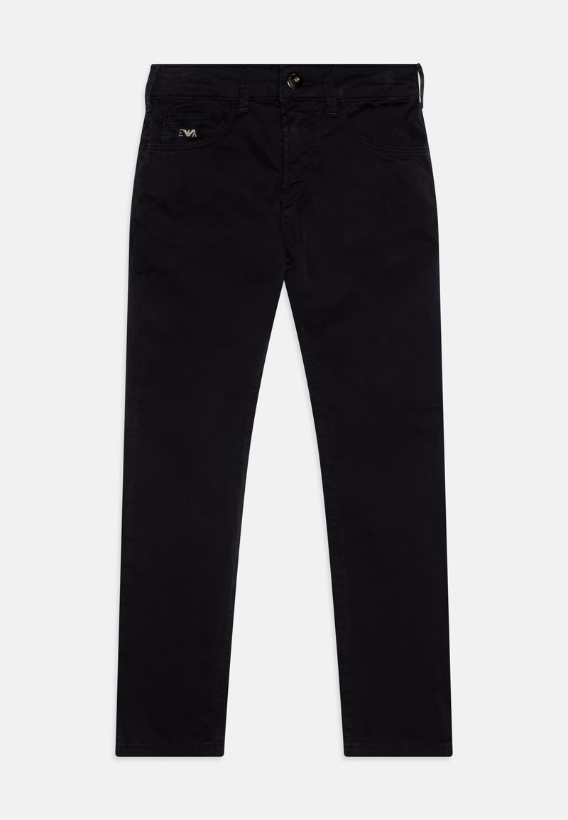 Svarta denimjeans med smal passform. Har en knäppning, fem fickor och sydda detaljer. Slät textur och minimal märkning.