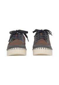 Bruine en grijze veterschoenen, met een bovenwerk van leer en textiel, beige rubberen zool met een gestructureerde rand en platte veters.