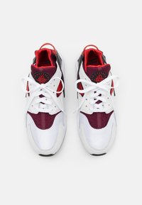 Nike Sportswear AIR HUARACHE UNISEX - Sapatilhas - white/varsity red/red oxide/black
