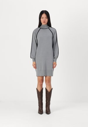 YASCORA DRESS - Svetríkové šaty - grey