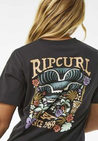 Rip Curl TIKI TROPICS - T-shirt con stampa - washed black