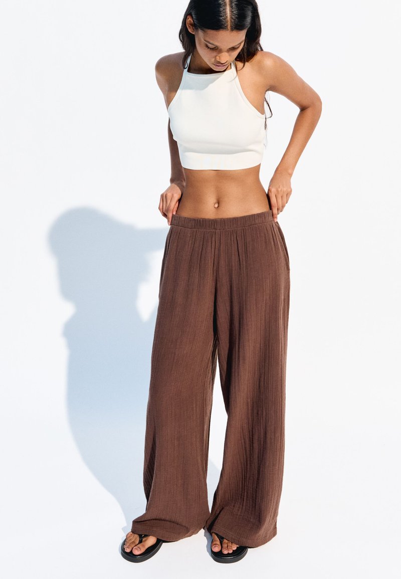 Bershka - WIDE RUSTIC - Pantalon classique - dark brown, Agrandir