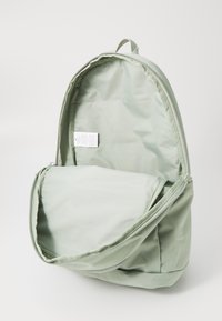 Nike Sportswear UNISEX - Turistinė kuprinė - jade horizon/sea glass