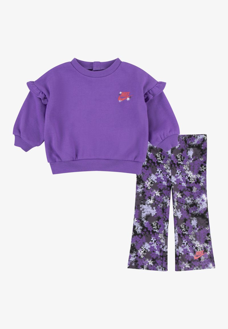Nike Sportswear FRESH CUT DOLMAN RUFFLE SET - Pusa - purple