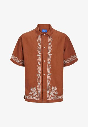 Pruun lühikeste varrukatega särk, millel on valged lillemustrid ees ja varrukatel, featuring nööpidega sulgemist ja klassikaline krae.