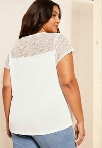 Curves Like These SHORT SLEEVE-REGULAR FIT - T-Shirt print - white