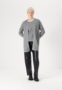 JDY JDYBIGUM LONG OPEN CARDIGAN - Adīta jaka - medium grey