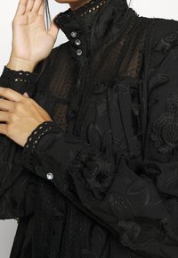 Custommade Denní šaty - black