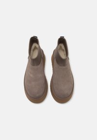UGG CLASSIC MINI DIPPER - Platform ankle boots - smoke plume