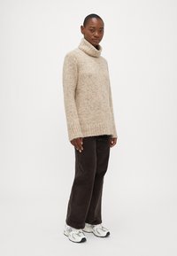 Vero Moda Petite VMINGRID COWLNECK - Vesta - silver mink melange