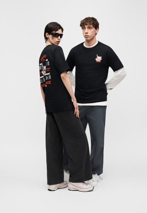 New Balance Print T-shirt - black — foto 5