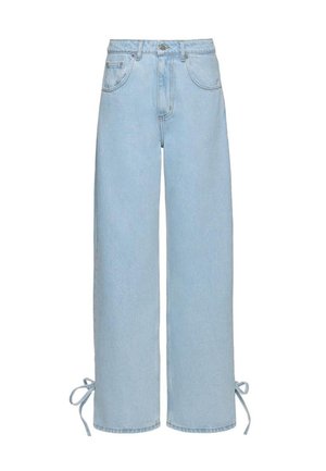 Hele sinised laia säärega teksad ees taskute, nupuga sulgemise ja mõlema sääre alumises ääres seotud paeladega.