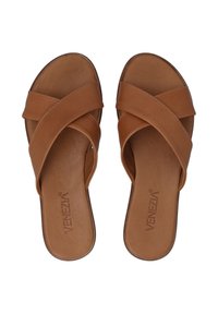 Brune læderslippers med krydsgående stropdesign. Flad sål, glat overflade og præget mærkelogo på den ene indersål.