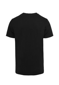 Sort kortærmet t-shirt lavet af bomuld, med en rund halsudskæring og et enkelt design i ensfarvet uden mønstre eller grafik.