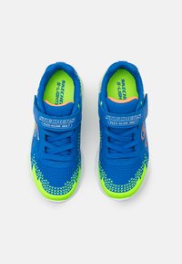Skechers FLEX-GLOW BOLT - Joggesko - royal/lime/orange/silver