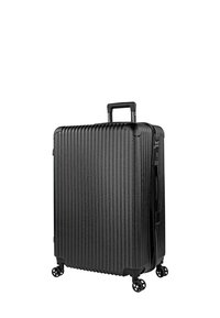 Maleta negra de carcasa dura con textura acanalada vertical, asa retráctil, 4 ruedas y cierre de cremallera con candado de combinación.