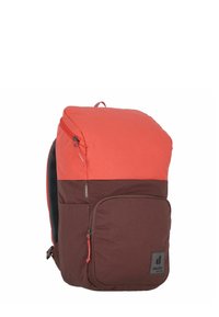 Zaino Deuter bicolore rosso e marrone con tasca frontale con cerniera e tasca laterale in rete, progettato per escursioni o utilizzo casual.
