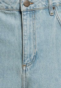 Unselected, sand blue
