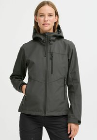 Mørkegrå softshell-jakke med hette, som har glidelåslommer og justerbare snorer. Glatt, lett materiale med en tettsittende design.