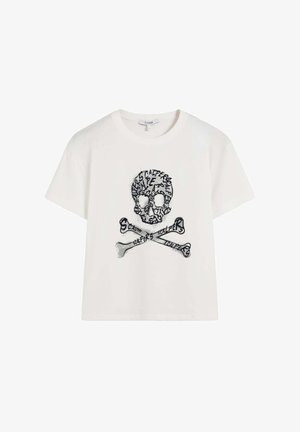 Witte katoenen t-shirt met een bedrukte doodskop en gekruiste botten ontwerp. De doodskop bevat tekstversieringen in zwart en grijstinten.