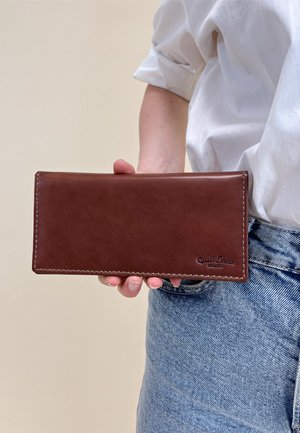 PIA - Wallet - braun