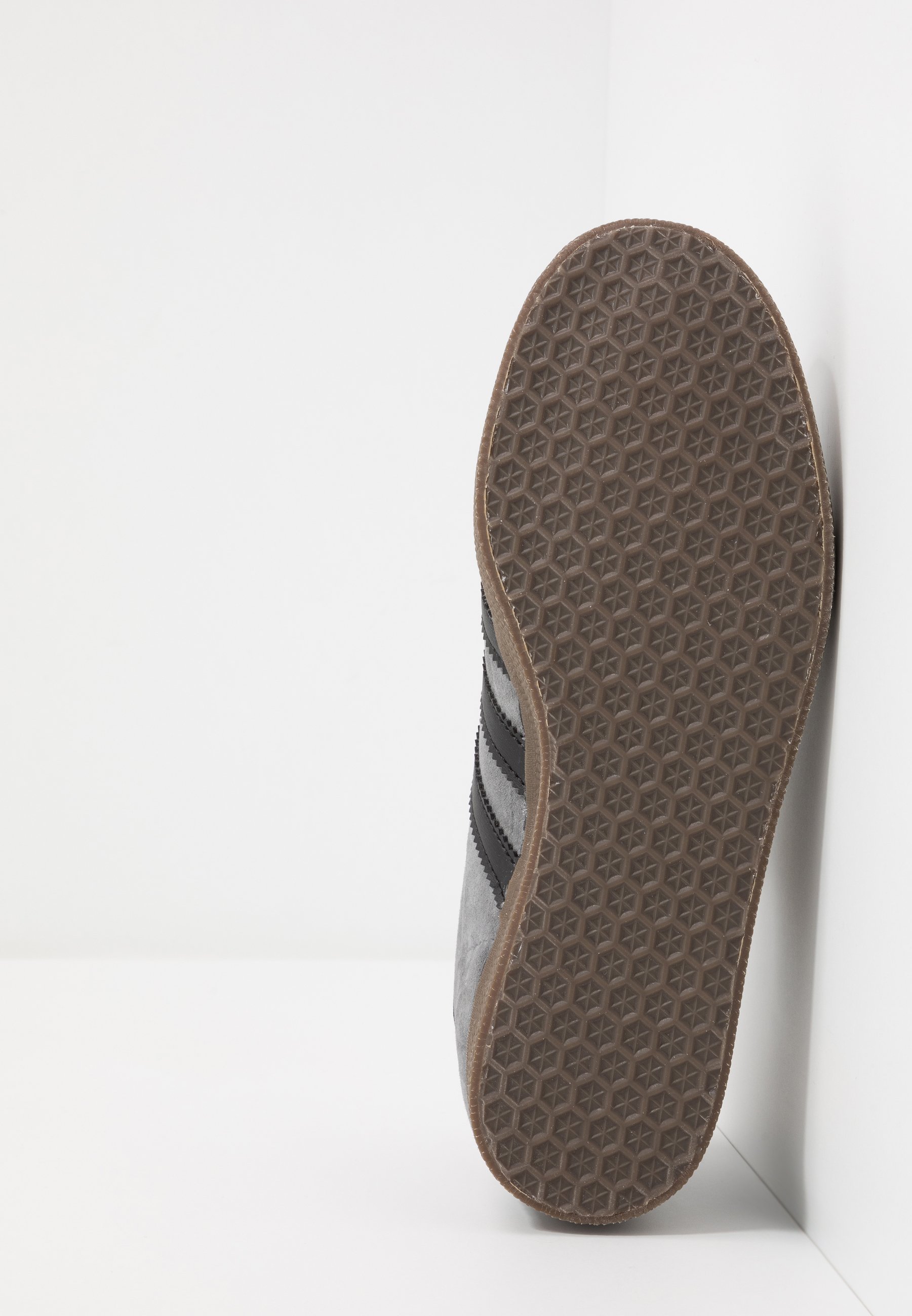 adidas gazelle solid grey four silver
