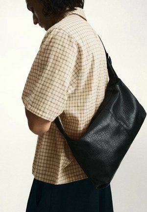 Bershka, RECTANGULAR - BUCKET BAG - Håndtasker - black
