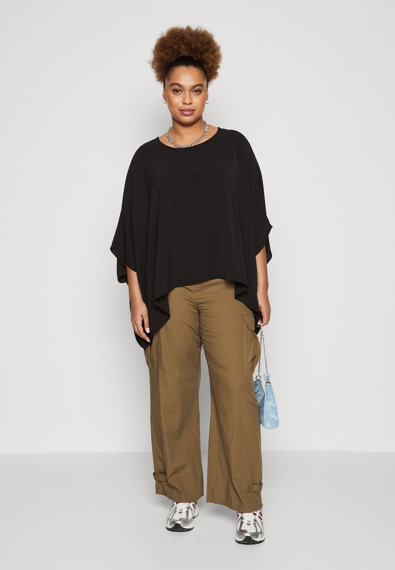 Vero Moda Curve Poncho zwart
